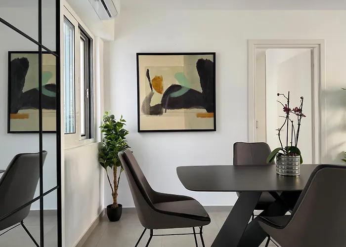 Th0 Luxury Two Bedrooms Apartments With High-Tech Amenities